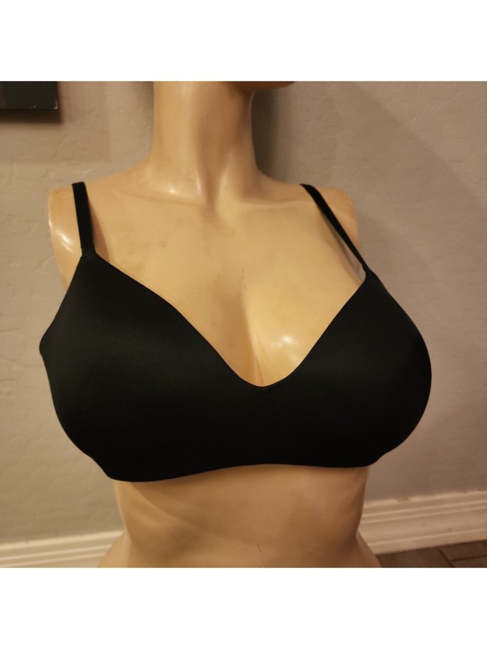 PINK Victoria's Secret Wireless Lightly Lined Bra 36C Black